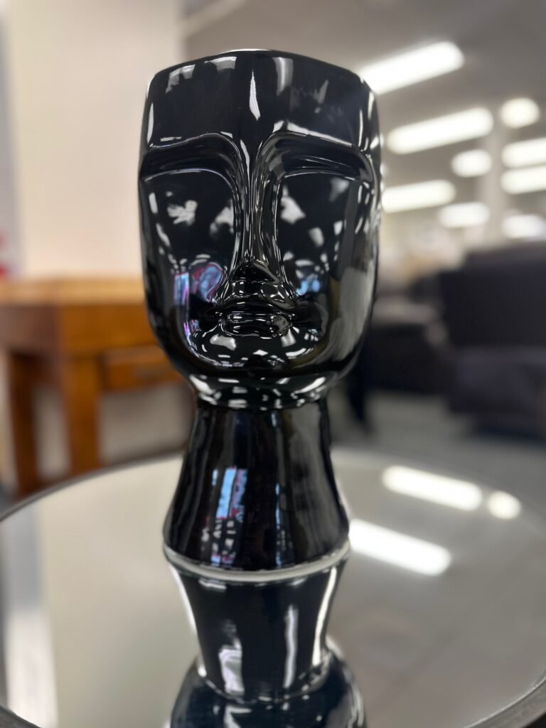 Face Vase Black